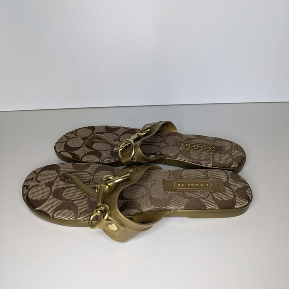 Coach RIKKI Jelly Thong Flat Sandals Brown Gold Coach Logo With Clasp Size 5.5B - Picture 2 of 6